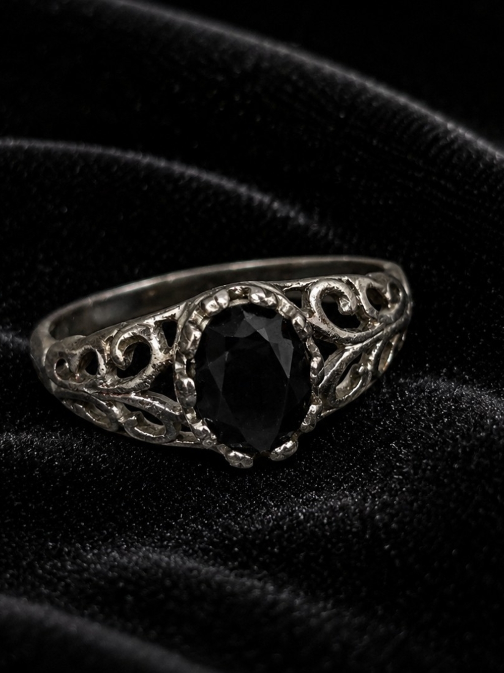 Vintage SETA 925 Sterling Silver Black Filigree Ring Oval Faux Onyx Size 8–8.5 - Picture 2 of 4